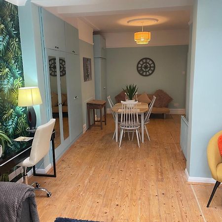 Right By Leigh Broadway Private Garden Large Ground Fl Apt ساوثيند أون سي المظهر الخارجي الصورة
